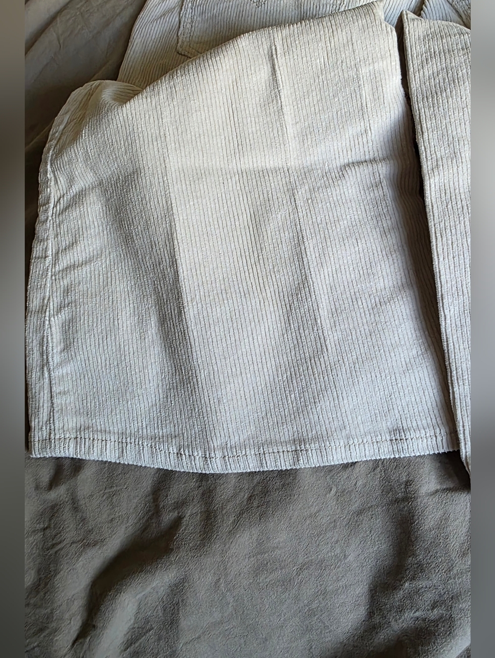 Levi's 70's high rise flare cord jeans in Sandshell 29W - Picture 14 of 15